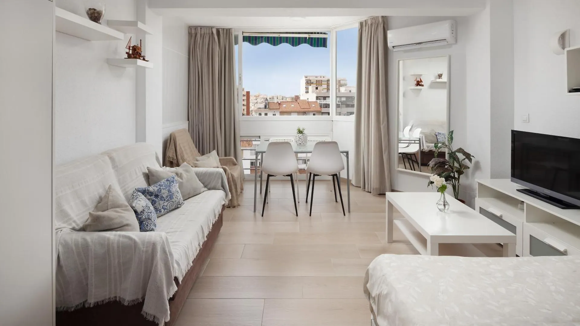Sol Y Breeze Apartment Torre Del Mar
