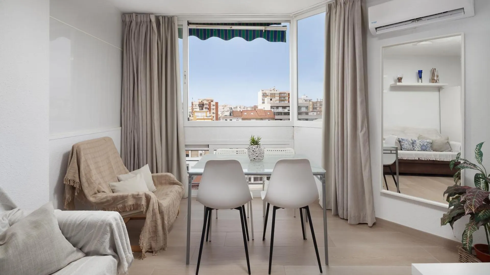Sol Y Breeze Apartment Torre Del Mar Spain