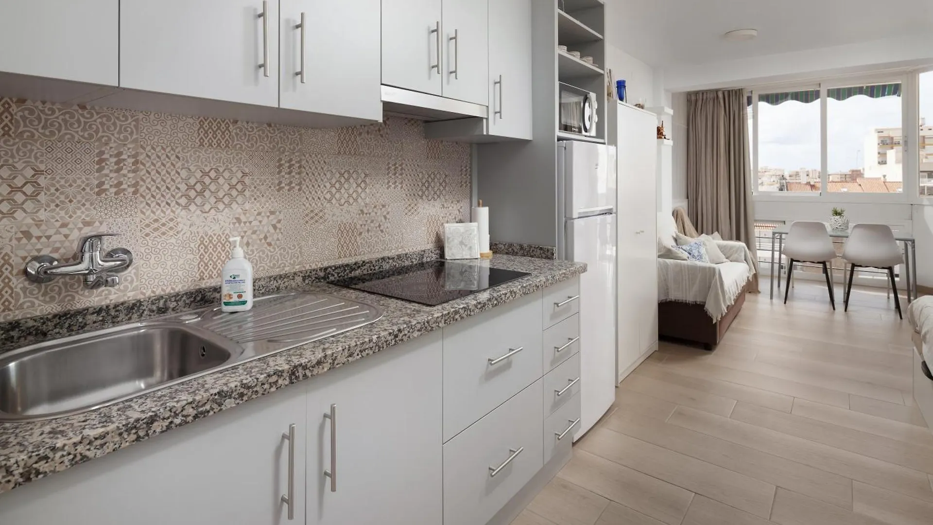 Sol Y Breeze Apartment Torre Del Mar 0*,