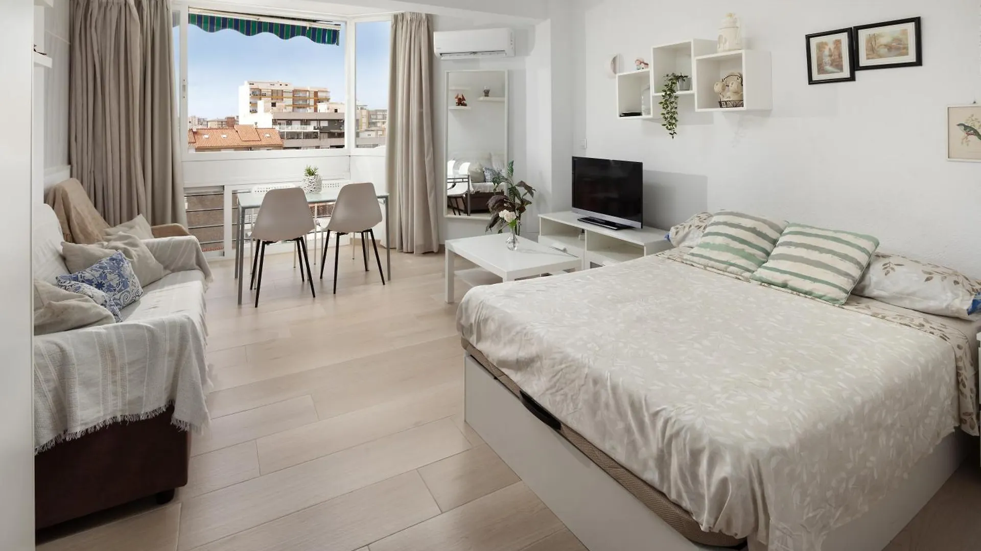 Sol Y Breeze Apartment Torre Del Mar